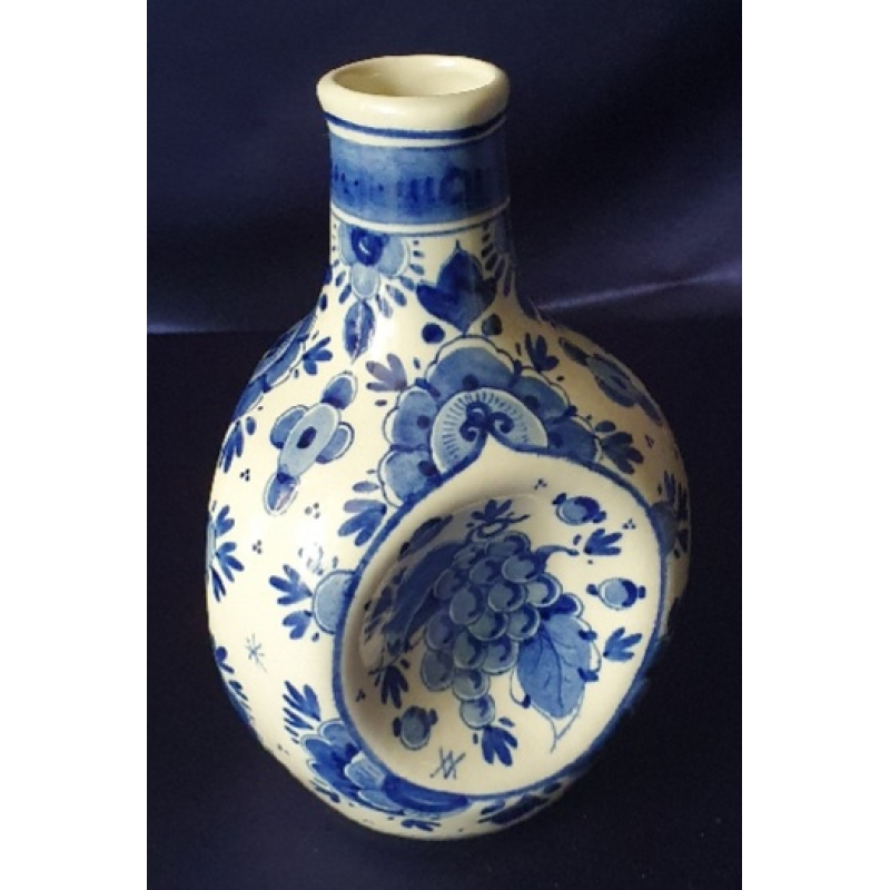 Delfts blauw kruikje, gemerkt en genummerd